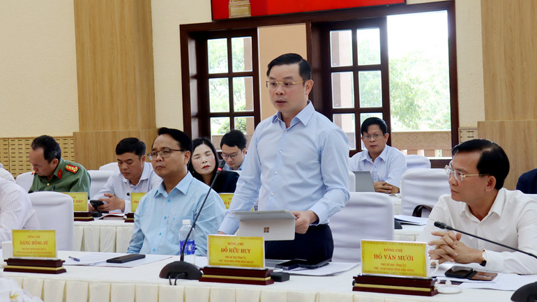 Phó Bí thư Tỉnh ủy, Chủ tịch Ủy ban nhân dân tỉnh Bình Thuận Đỗ Hữu Huy là một trong 32 thành viên Ban chỉ đạo thực hiện hợp nhất 3 tỉnh Lâm Đồng, Bình Thuận và Đắk Nông.