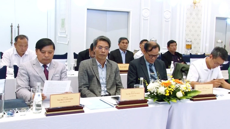 Các đại biểu tham dự hội thảo.