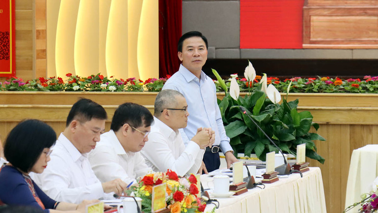 Đồng chí Đỗ Trọng Hưng, Ủy viên Trung ương Đảng, Phó Trưởng Ban Tổ chức Trung ương phát biểu ý kiến tại buổi làm việc.