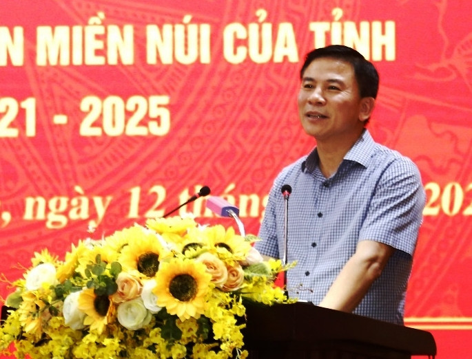 Bí thư Tỉnh ủy Thanh Hóa phát biểu tại hội nghị.