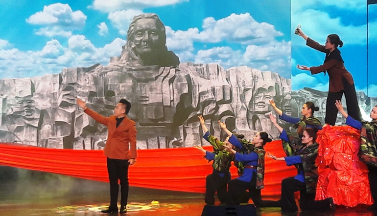 Thế hệ hôm nay luôn tri ân, khắc ghi đức hy sinh thầm lặng của Mẹ Việt Nam anh hùng.