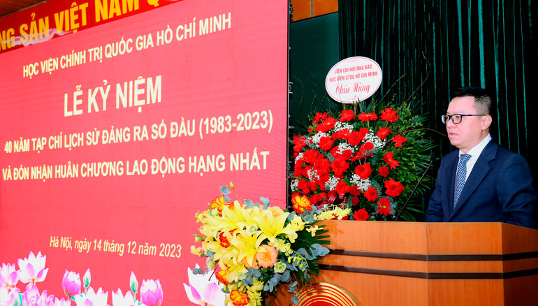 Đồng chí Lê Quốc Minh, Ủy viên Trung ương Đảng, Tổng Biên tập Báo Nhân Dân, Phó Trưởng Ban Tuyên giáo Trung ương, Chủ tịch Hội Nhà báo Việt Nam phát biểu chúc mừng.