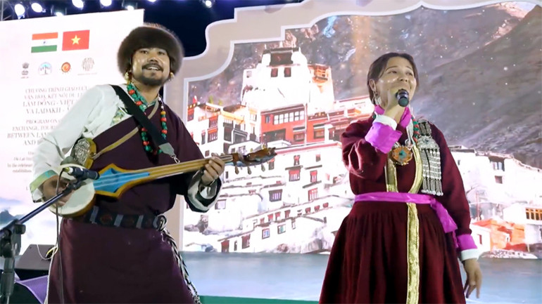 Điệu dân ca vùng Ladakh - Ấn Độ. Điệu dân ca vùng Ladakh - Ấn Độ.