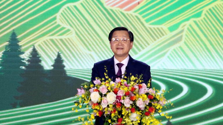 Phó Thủ tướng Lê Minh Khái phát biểu ý kiến tại lễ kỷ niệm 130 năm Đà Lạt hình thành và phát triển. Phó Thủ tướng Lê Minh Khái phát biểu ý kiến tại lễ kỷ niệm 130 năm Đà Lạt hình thành và phát triển.