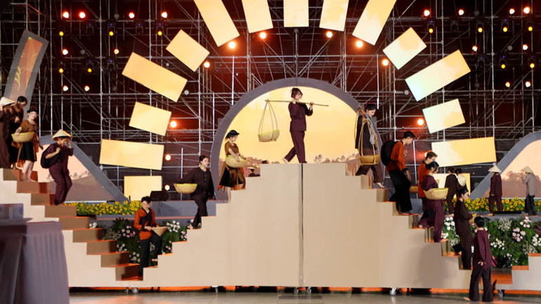 Hoạt cảnh dòng người hợp cư trên vùng đất thơ mộng Đà Lạt. Hoạt cảnh dòng người hợp cư trên vùng đất thơ mộng Đà Lạt.