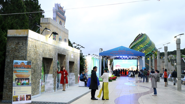 Nét văn hóa Hà Nội giữa xứ ngàn hoa Đà Lạt.