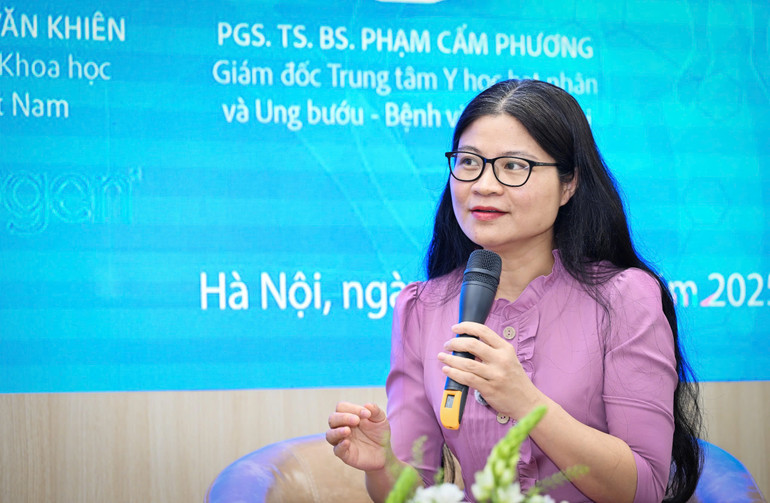 Phó Giáo sư, Tiến sĩ, bác sĩ Phạm Cẩm Phương.