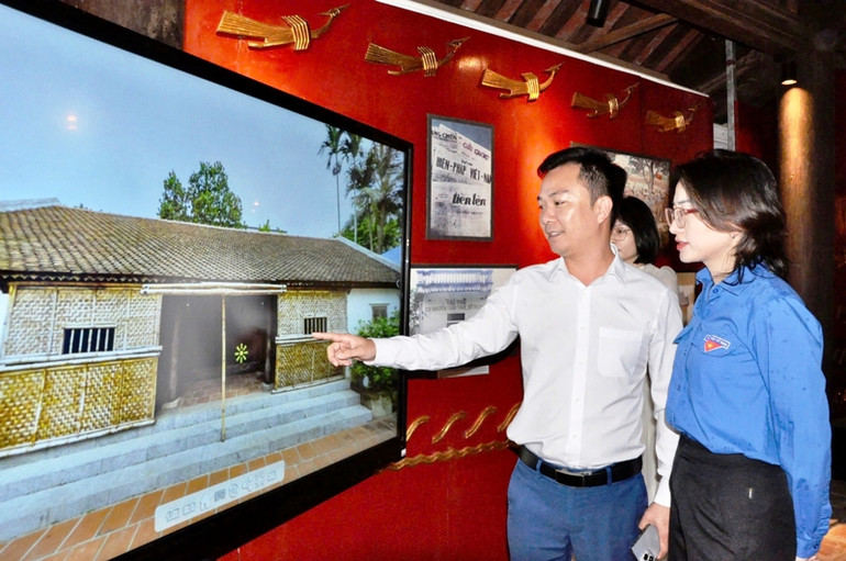 Tuổi trẻ Thanh Hóa ứng dụng công nghệ số giới thiệu các di tích cách mạng.