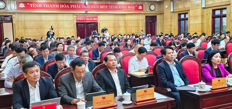 Các đại biểu tham dự hội nghị.