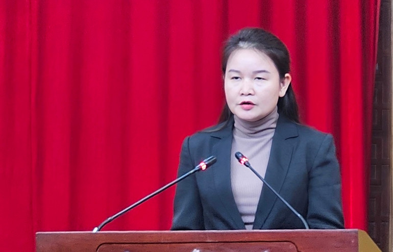 Lãnh đạo huyện Quan Hóa thông tin kết quả thực hiện Chỉ thị 22 của Tỉnh ủy Thanh Hóa.