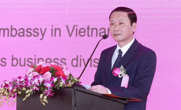 Chủ tịch Ủy ban nhân dân tỉnh Thanh Hóa phát biểu tại lễ khởi công xây dựng trung tâm thương mại.