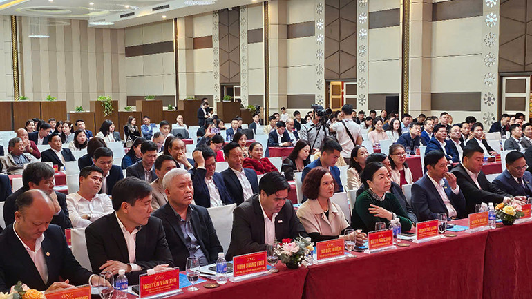 Các doanh nghiệp, doanh nhân Thanh Hóa tham dự tọa đàm.