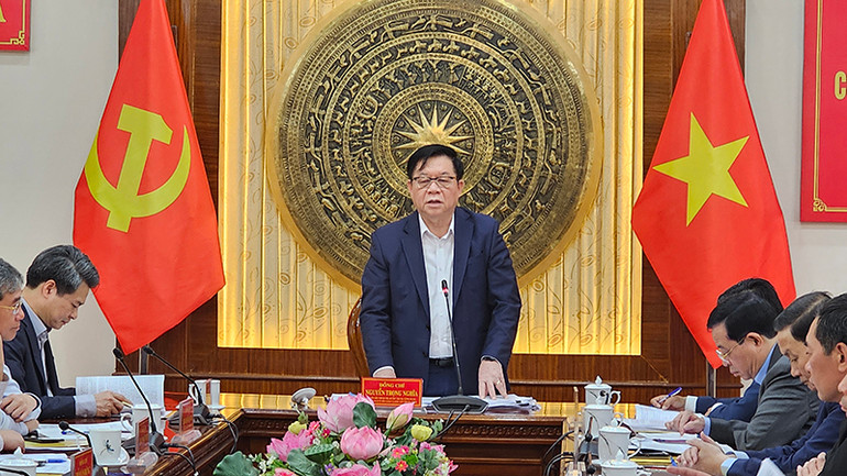 Đồng chí Nguyễn Trọng Nghĩa, Trưởng đoàn kiểm tra phát biểu tại buổi làm việc.