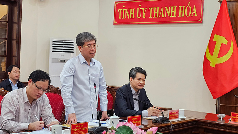 Thành viên đoàn công tác trao đổi tại buổi làm việc.