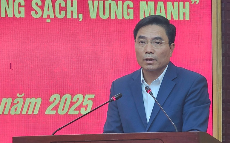 Bí thư Tỉnh ủy Thanh Hóa phát biểu tại hội nghị.