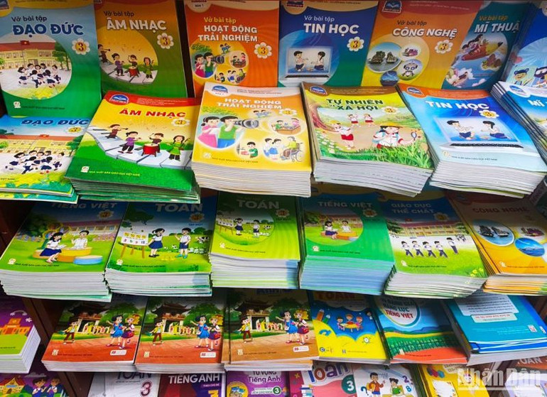 Công ty Cổ phần Sách và thiết bị trường học Thái Bình khẳng định đáp ứng đủ nhu cầu sách giáo khoa trước thềm năm học mới. Công ty Cổ phần Sách và thiết bị trường học Thái Bình khẳng định đáp ứng đủ nhu cầu sách giáo khoa trước thềm năm học mới.