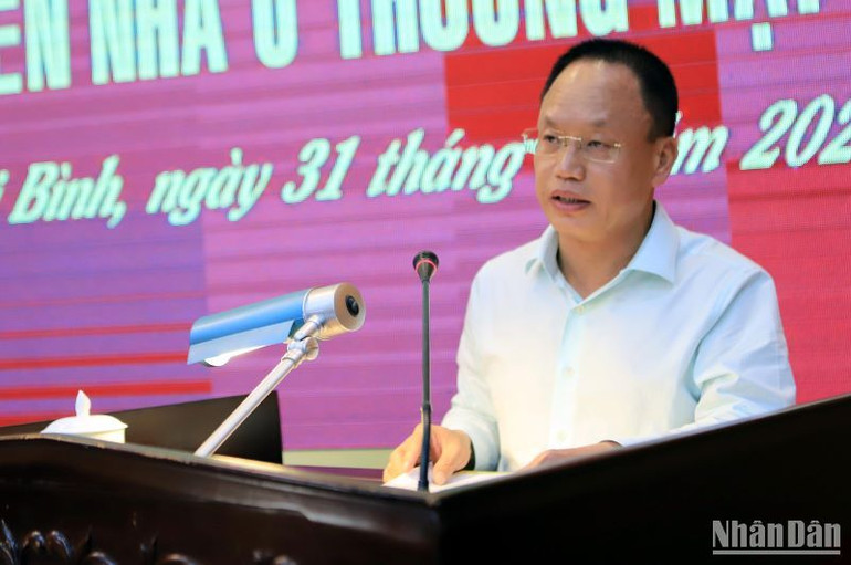 Ông Nguyễn Cảnh Hồng, Phó Chủ tịch Hội đồng quản trị Công ty Eurowindow Holding cam kết thực hiện các dự án nhà ở đúng tiến độ đề ra. Ông Nguyễn Cảnh Hồng, Phó Chủ tịch Hội đồng quản trị Công ty Eurowindow Holding cam kết thực hiện các dự án nhà ở đúng tiến độ đề ra.