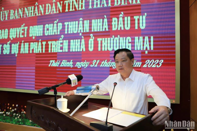 Đồng chí Nguyễn Khắc Thận, Chủ tịch Ủy ban nhân dân tỉnh Thái Bình đề nghị các sở, ngành và địa phương có dự án làm thật tốt công tác giải phóng mặt bằng để triển khai dự án. Đồng chí Nguyễn Khắc Thận, Chủ tịch Ủy ban nhân dân tỉnh Thái Bình đề nghị các sở, ngành và địa phương có dự án làm thật tốt công tác giải phóng mặt bằng để triển khai dự án.