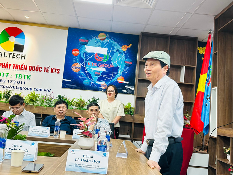 Nguyên Bộ trưởng Thông tin và Truyền thông Lê Doãn Hợp phát biểu tại lễ ra mắt phần mềm AIO Global. Nguyên Bộ trưởng Thông tin và Truyền thông Lê Doãn Hợp phát biểu tại lễ ra mắt phần mềm AIO Global.