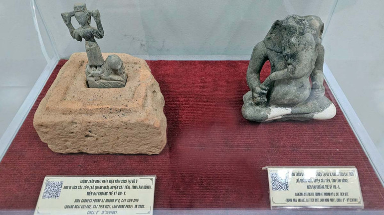 Các hiện vật phát hiện tại di tích khảo cổ Cát Tiên. Các hiện vật phát hiện tại di tích khảo cổ Cát Tiên.