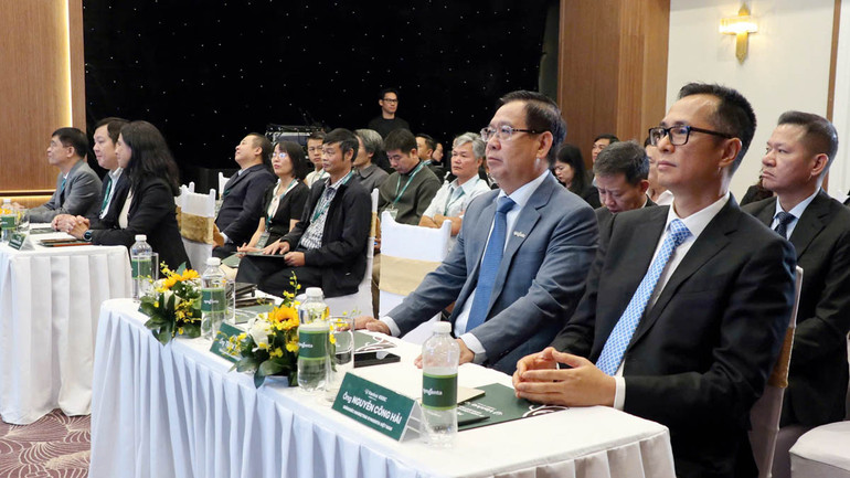 Nhiều chuyên gia nông nghiệp đến từ viện khoa học, trường đại học tham dự sự kiện.