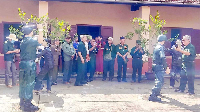 Các cựu chiến binh “về nguồn”, thăm Di tích quốc gia Nhà lao thiếu nhi Đà Lạt. Các cựu chiến binh “về nguồn”, thăm Di tích quốc gia Nhà lao thiếu nhi Đà Lạt.