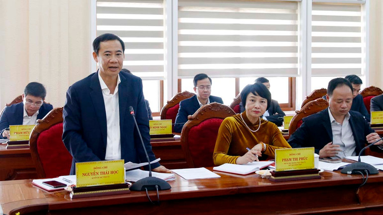 Quyền Bí thư Tỉnh ủy Lâm Đồng Nguyễn Thái Học phát biểu ý kiến tại hội nghị.