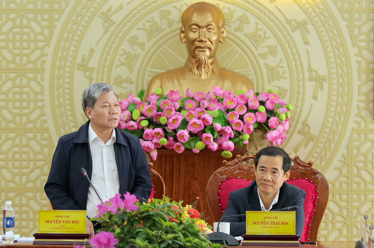 Đồng chí Nguyễn Văn Hội, Ủy viên Ủy ban Kiểm tra Trung ương, Phó trưởng Đoàn kiểm tra ghi nhận những ý kiến góp ý tại Hội nghị.