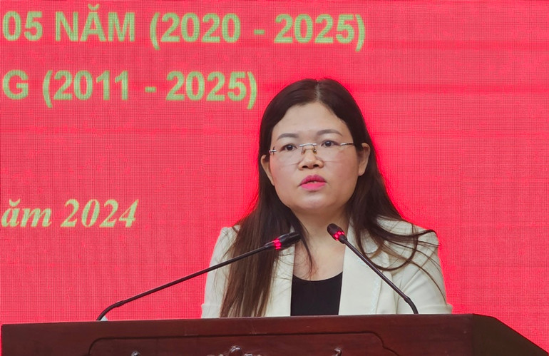 Đại diện Đảng bộ huyện Như Xuân tham luận tại Hội nghị.