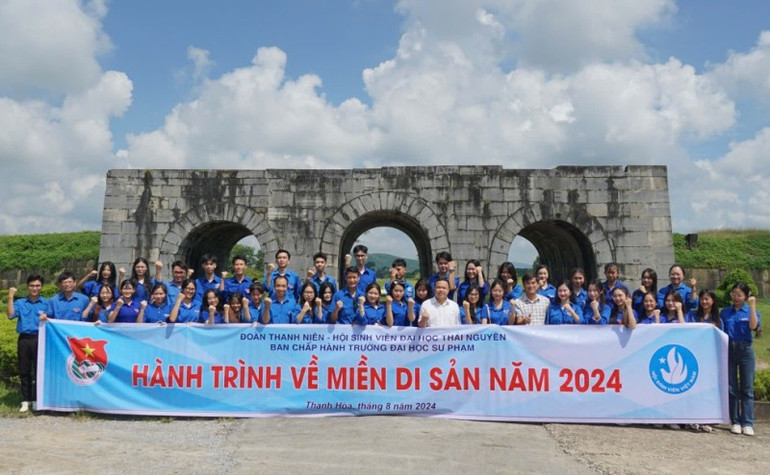 Về miền di sản nối dài niềm vui cho thế hệ trẻ.