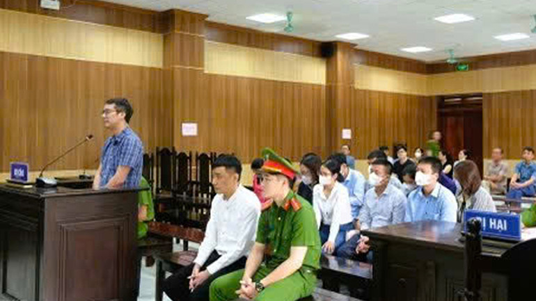 Quá trình xét xử tại phiên sơ thẩm.