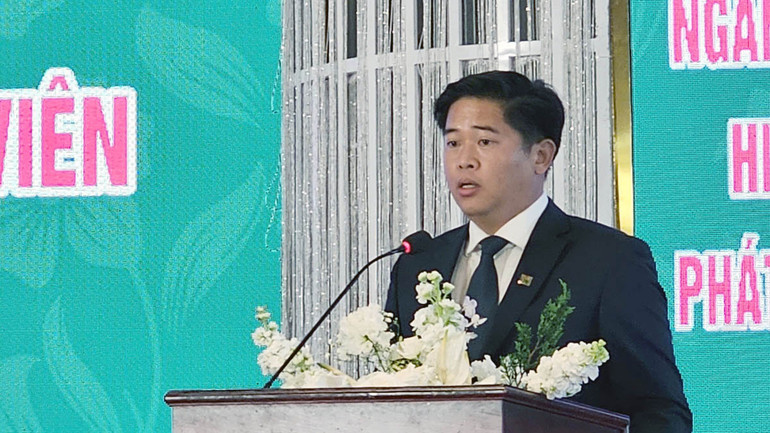 Chủ tịch Hiệp hội hoa Đà Lạt Phan Thanh Sang phát biểu tại tọa đàm.