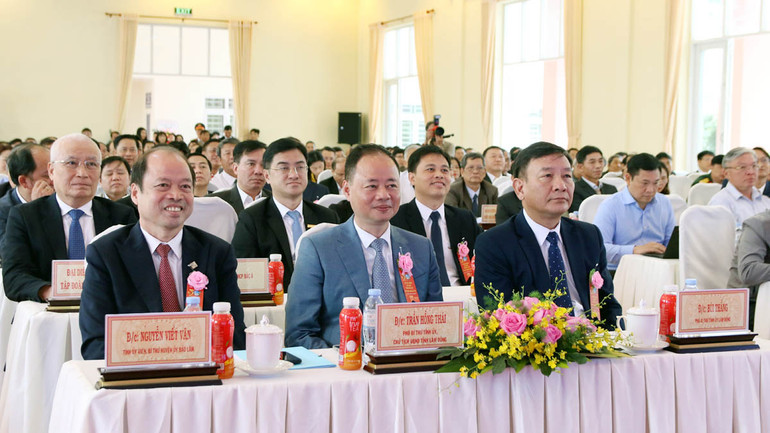 Lãnh đạo tỉnh Lâm Đồng và huyện Bảo Lâm dự Lễ kỷ niệm. Lãnh đạo tỉnh Lâm Đồng và huyện Bảo Lâm dự Lễ kỷ niệm.