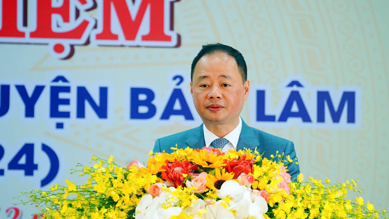 Chủ tịch Ủy ban nhân dân tỉnh Trần Hồng Thái phát biểu ý kiến tại Lễ kỷ niệm. Chủ tịch Ủy ban nhân dân tỉnh Trần Hồng Thái phát biểu ý kiến tại Lễ kỷ niệm.