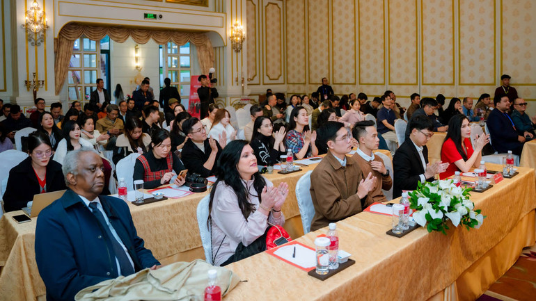 Đại biểu tham dự sự kiện.