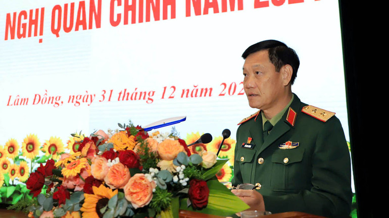 Trung tướng Đỗ Minh Xương, Giám đốc Học viện Lục quân phát biểu kết luận hội nghị.