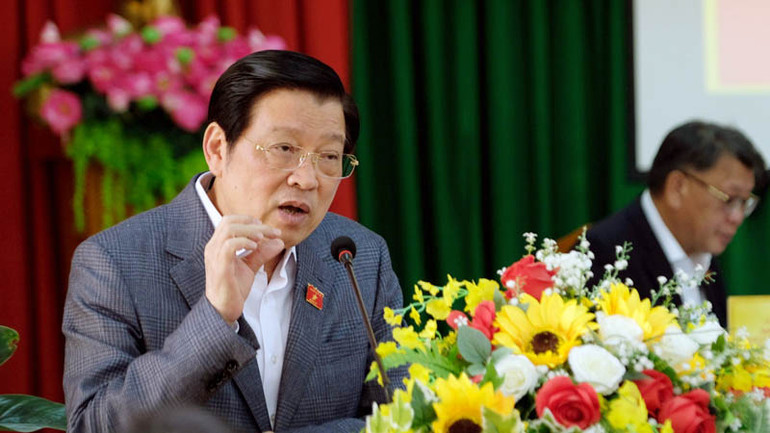 Đồng chí Phan Đình Trạc phát biểu ý kiến tại hội nghị tiếp xúc cử tri. Đồng chí Phan Đình Trạc phát biểu ý kiến tại hội nghị tiếp xúc cử tri.