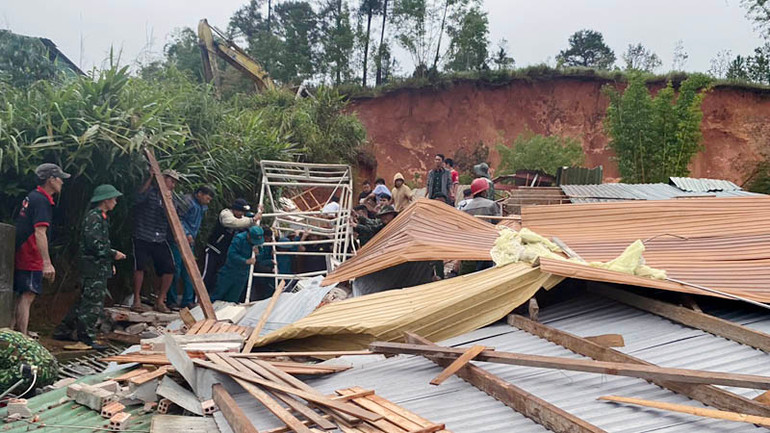 Khu vực xảy ra vụ sạt lở.