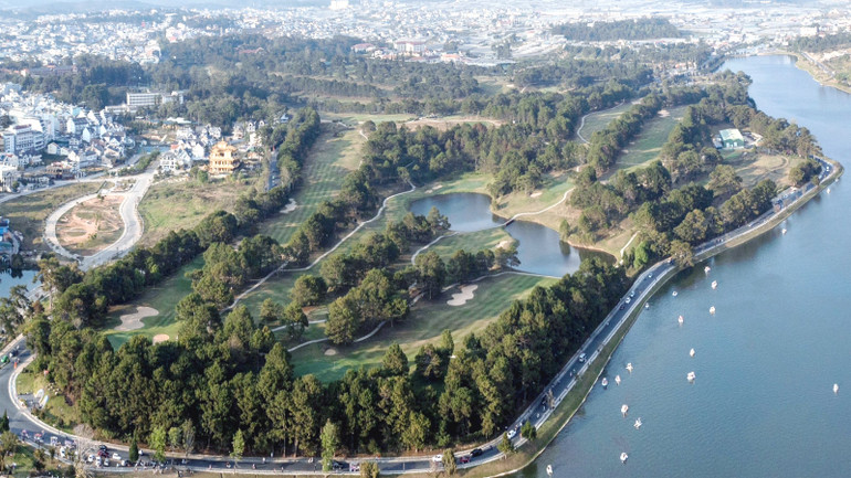 Sân golf Đồi Cù Đà Lạt không còn diện tích rừng phòng hộ ảnh 1