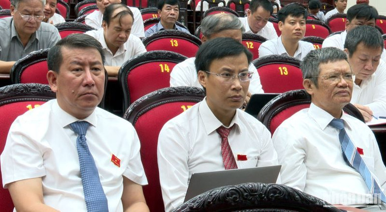 Các đại biểu Hội đồng nhân dân tỉnh Thái Bình tham dự Kỳ họp.