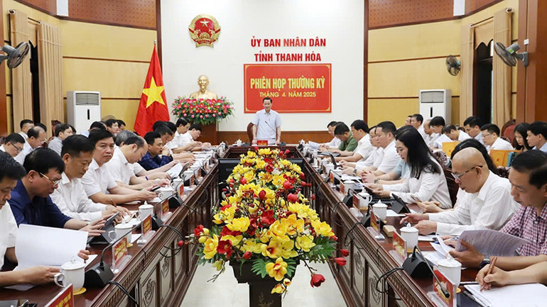 Lãnh đạo Ủy ban nhân dân tỉnh Thanh Hóa điều hành phiên họp thường kỳ tháng 4 năm 2025. Lãnh đạo Ủy ban nhân dân tỉnh Thanh Hóa điều hành phiên họp thường kỳ tháng 4 năm 2025.