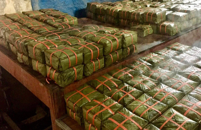 Bánh chưng cầu Báng Thái Bình thường có thời gian luộc từ 8 đến 10 tiếng.