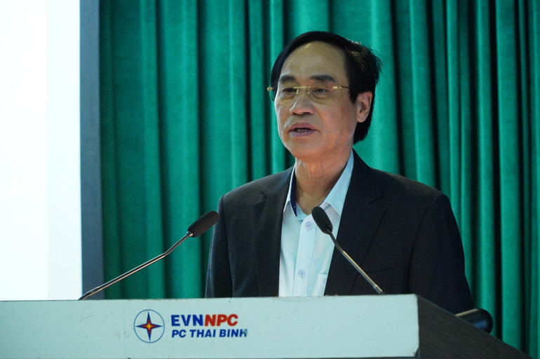 Ông Trần Văn Quang, Phó Chủ tịch Thường trực Hiệp hội Doanh nghiệp tỉnh Thái Bình, phát biểu tại hội nghị.