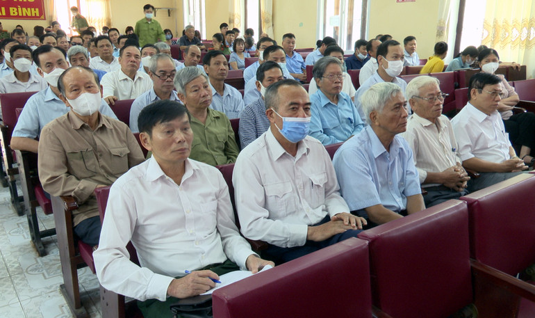 Cử tri 15 xã, thị trấn thuộc huyện Vũ Thư, tỉnh Thái Bình tham dự buổi tiếp xúc với Phó Chủ tịch Quốc hội Nguyễn Khắc Định. Cử tri 15 xã, thị trấn thuộc huyện Vũ Thư, tỉnh Thái Bình tham dự buổi tiếp xúc với Phó Chủ tịch Quốc hội Nguyễn Khắc Định.