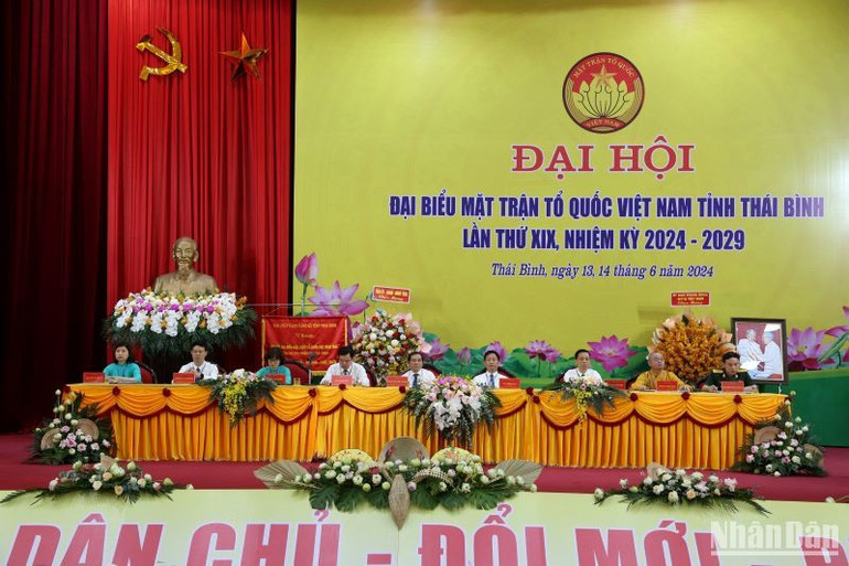 Đoàn Chủ tịch Đại hội đại biểu Mặt trận Tổ quốc Việt Nam tỉnh Thái Bình.