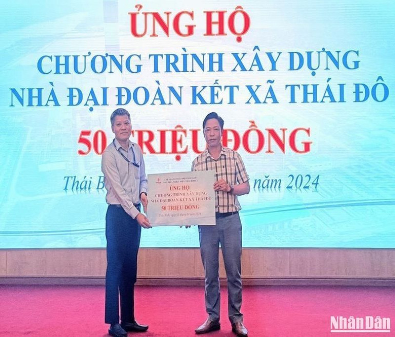 Ngôi nhà bàn giao cho cụ Tựa có sự hỗ trợ kinh phí 50 triệu đồng của nhà máy nhiệt điện Thái Bình 2.