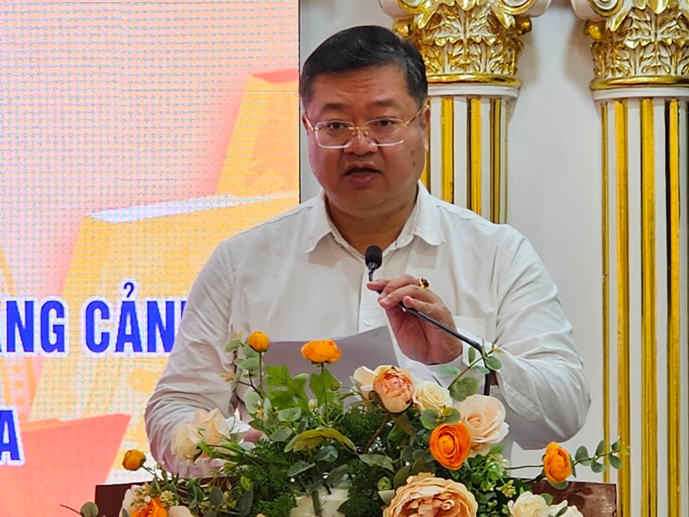 Viện trưởng Viện khoa học địa chất, khoáng sản Việt Nam tham luận tại Hội thảo.