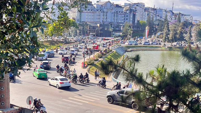 Khu vực trung tâm thành phố Đà Lạt ngày mùng 6 Tết. Khu vực trung tâm thành phố Đà Lạt ngày mùng 6 Tết.
