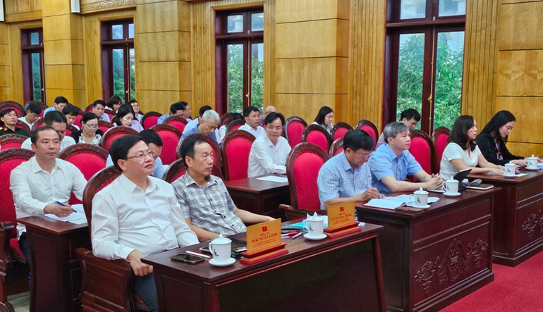 Các đại biểu học tập, quán triệt Nghị quyết số 41-NQ/TW tại điểm cầu Tỉnh ủy Thanh Hóa.