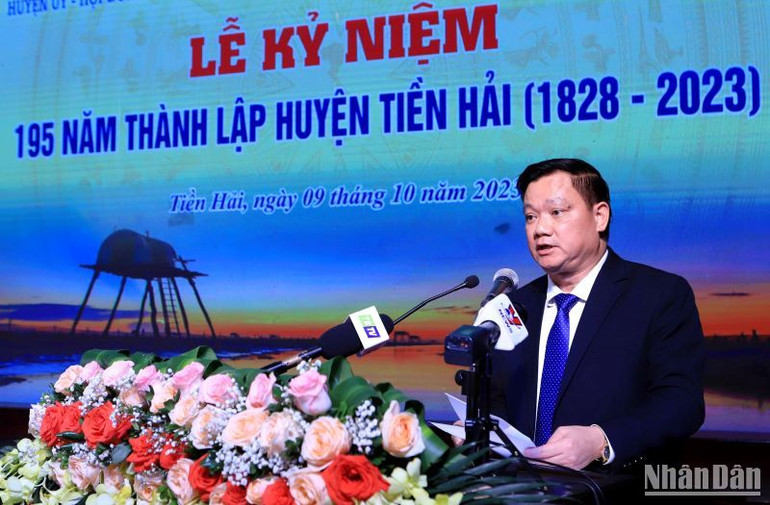 Chủ tịch Ủy ban nhân dân tỉnh Thái Bình Nguyễn Khắc Thận mong muốn địa phương phát huy lợi thế từ biển, tiến ra biển và làm giàu từ biển. (Ảnh Mai Tú)